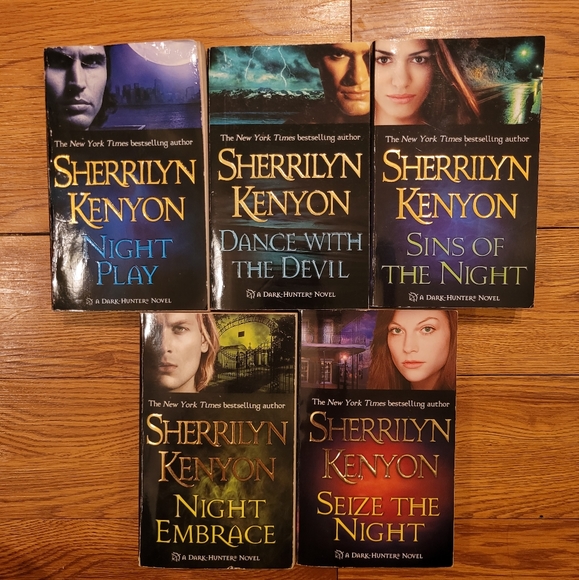 6 Sherrilyn Kenyon Paperback Vampire Novels (Bundle) - Picture 1 of 7